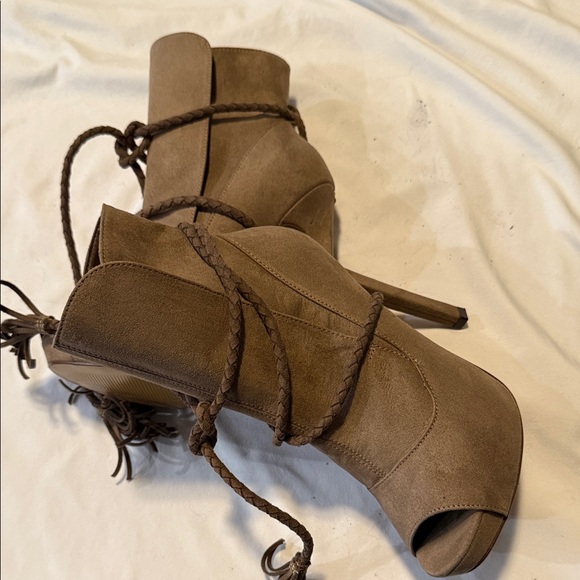Andrea by Sadek Brown Braided-Wrap Suede‎ Heeled Ankle Boots, Women’s Size 8” - Picture 8 of 9